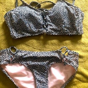 Pink cheetah print